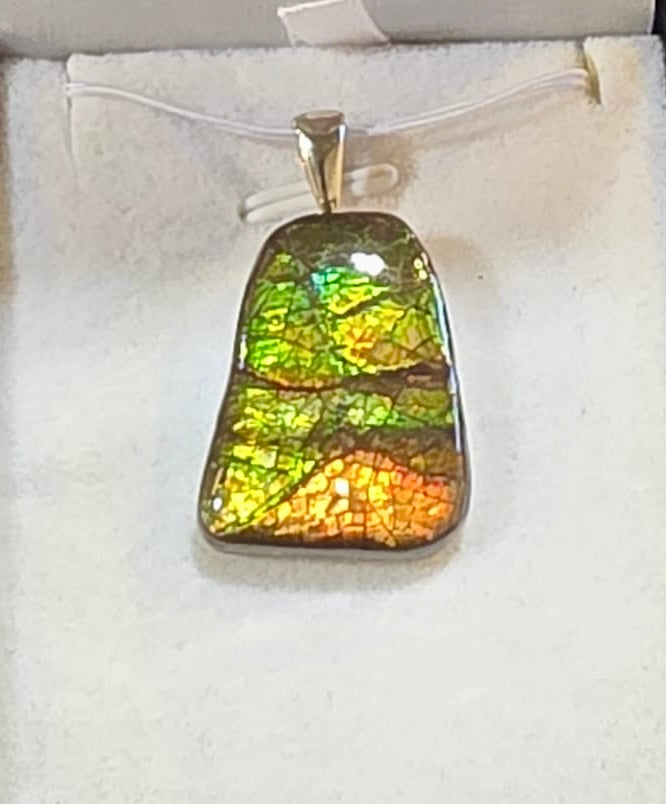 Free Form Pendant 23-112