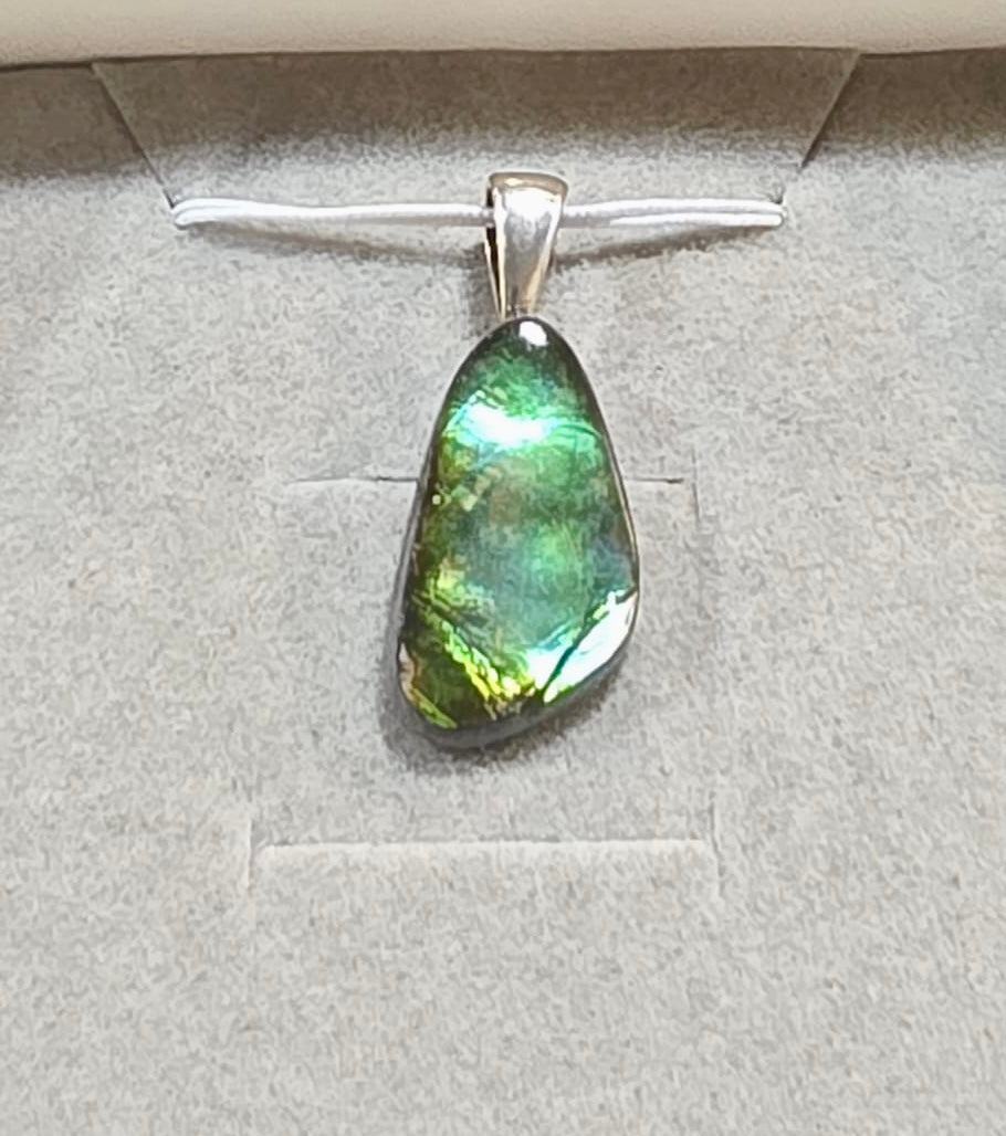 Free Form Pendant 25-028
